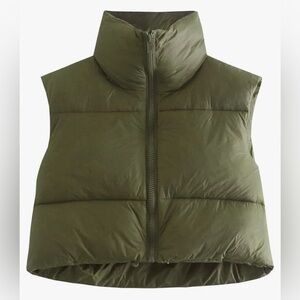 Adorable Cropped Green Puffer Vest!